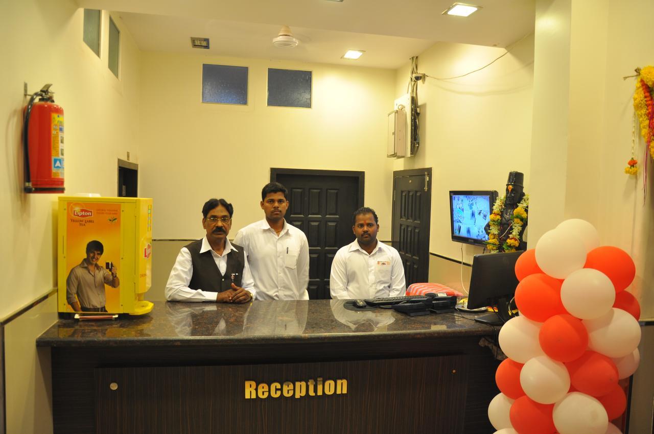 Vitthal Inn Pandharpur Bagian luar foto